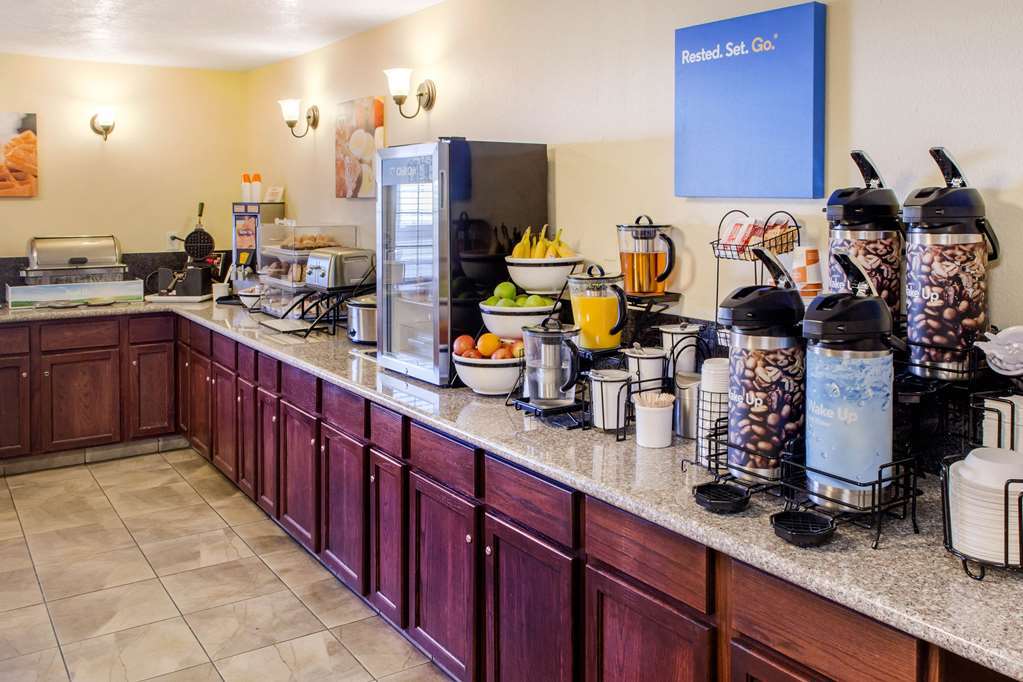 Comfort Inn Mount Shasta Area Weed Restaurant bilde